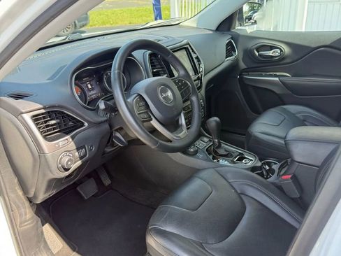 Used 2019 Jeep Cherokee Limited image 14