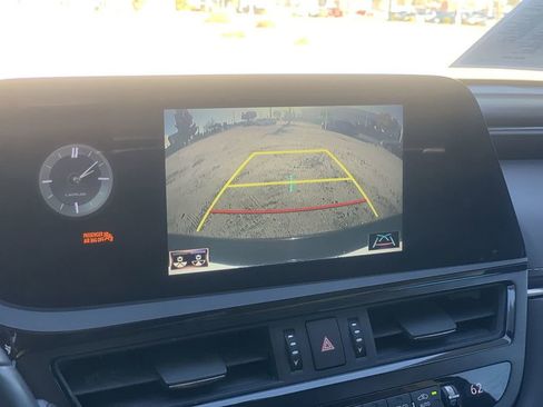 Used 2022 Lexus ES 300h 300h image 12