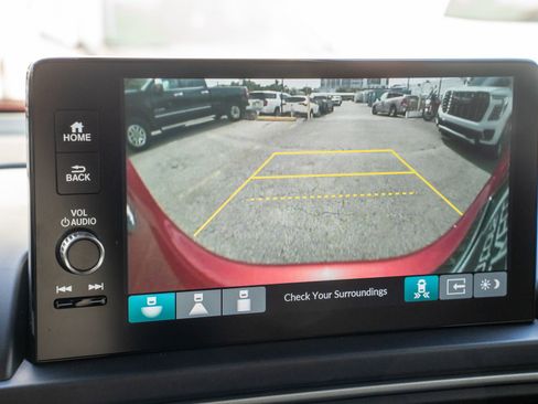 Certified 2025 Honda Pilot Touring image 37