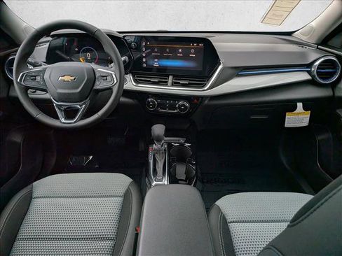 New 2026 Chevrolet Trax LT w/ Driver Confidence Package image 13