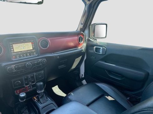 Used 2023 Jeep Wrangler Unlimited Rubicon w/ Cold Weather Group AWD/4WD image 22