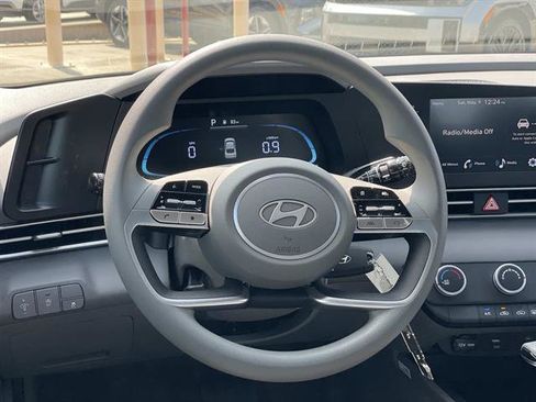 New 2026 Hyundai Elantra SE FWD image 8