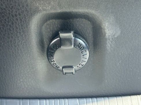 Used 2025 Toyota Sienna XLE image 31