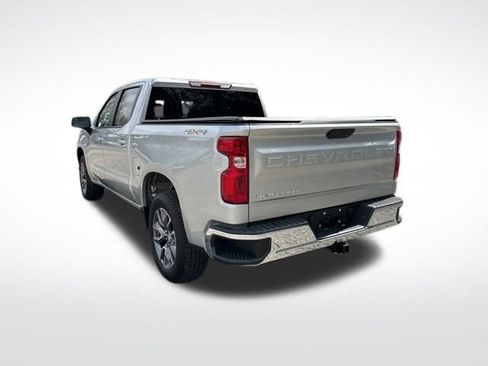 Used 2021 Chevrolet Silverado 1500 LT image 3