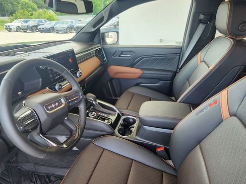 Used 2026 GMC Canyon AT4 w/ Technology Plus Package AWD/4WD image 15