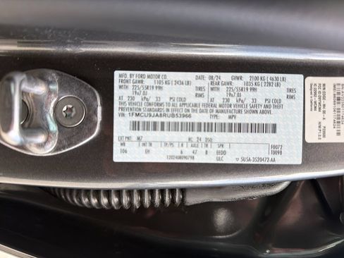 Used 2024 Ford Escape Platinum w/ Class II Trailer Tow Package AWD/4WD image 38
