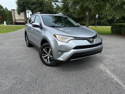 Used 2017 Toyota RAV4 XLE w/ Plus Extra Value Package AWD/4WD image 8