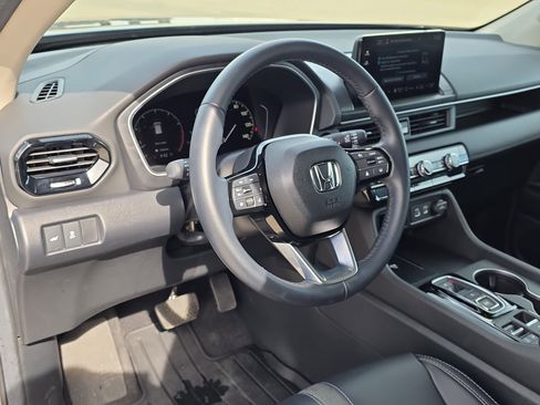 Used 2025 Honda Pilot EX-L image 14