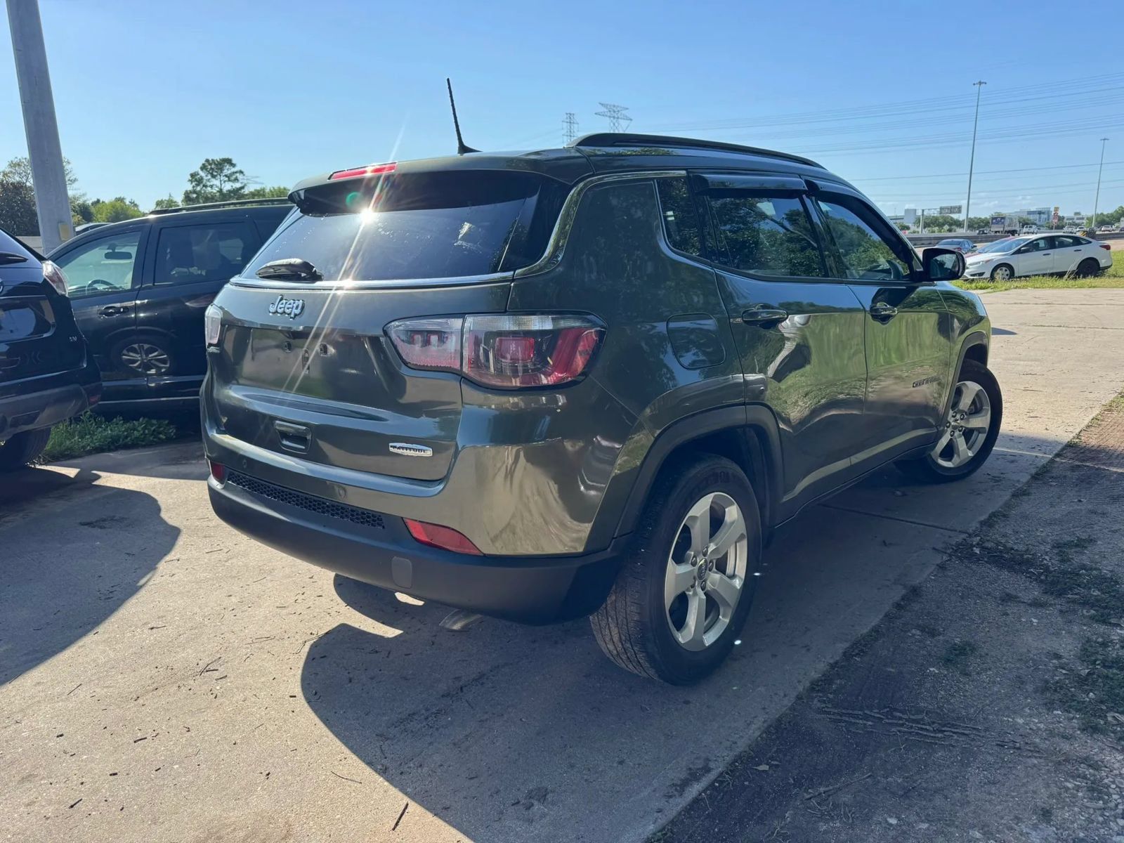 Used 2020 Jeep Compass Latitude w/ Popular Equipment Group FWD image 6