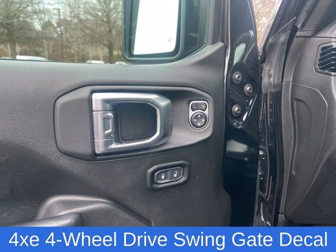 Used 2023 Jeep Wrangler Unlimited w/ Cold Weather Group image 27