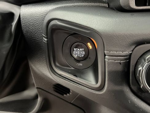Used 2024 Jeep Wrangler Unlimited Sahara AWD/4WD image 50