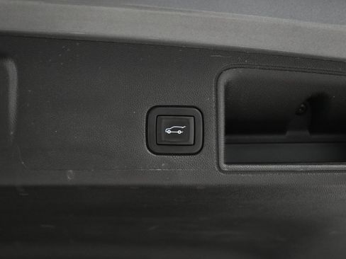 Used 2021 GMC Terrain SLE w/ Driver Convenience Package FWD image 24