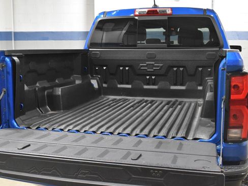 Used 2023 Chevrolet Colorado Z71 w/ Z71 Convenience Package 2 AWD/4WD image 25