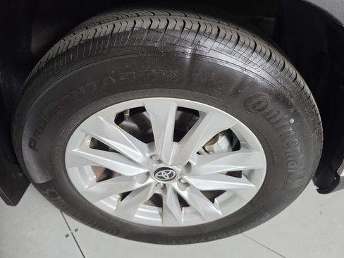 Used 2023 Toyota Corolla Cross LE image 12