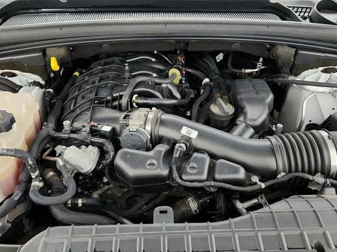 Used 2022 Jeep Grand Cherokee Limited image 24