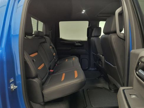 Used 2022 GMC Sierra 1500 AT4 w/ AT4 Premium Package AWD/4WD image 32