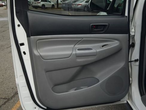 Used 2015 Toyota Tacoma 4x4 Double Cab w/ TRD Sport Package image 32