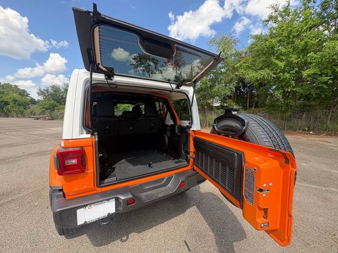 New 2026 Jeep Wrangler Sahara w/ Whitecap Package AWD/4WD image 19