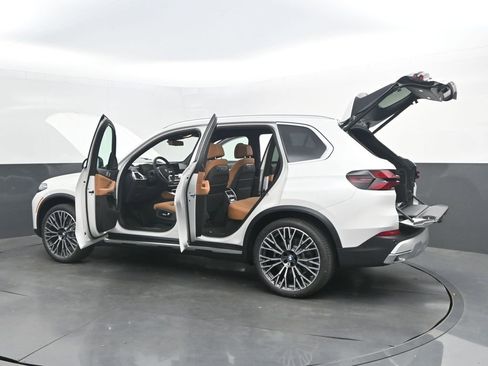 New 2026 BMW X5 sDrive40i RWD image 56