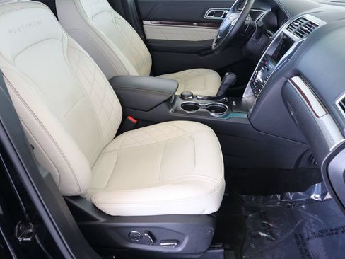 Used 2017 Ford Explorer Platinum AWD/4WD image 47