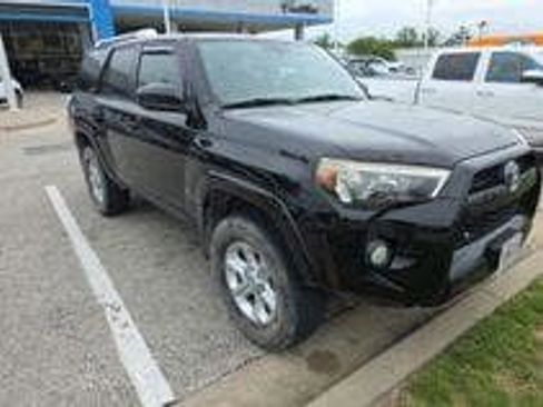 Used 2014 Toyota 4Runner SR5 AWD/4WD image 3