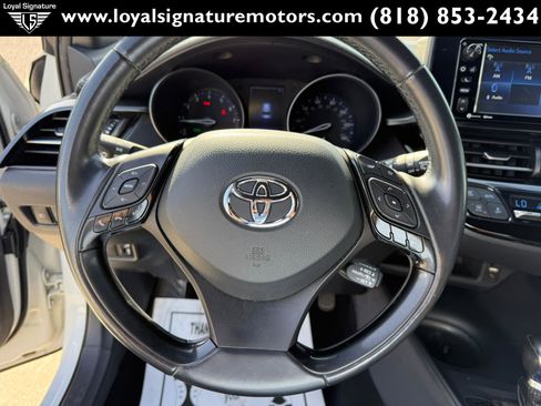 Used 2018 Toyota C-HR XLE image 21