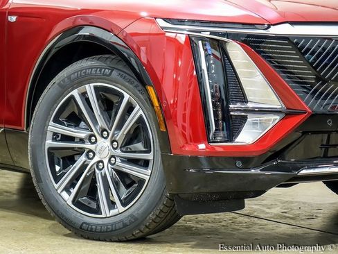 New 2025 Cadillac Lyriq Luxury w/ LPO, Floor Liner Package image 3