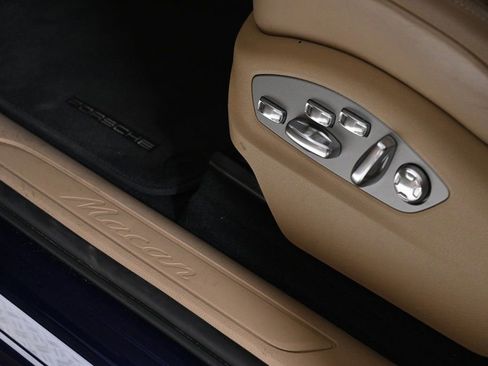 Certified 2024 Porsche Macan image 24