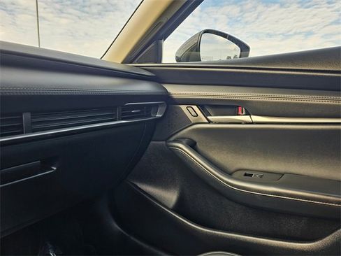 Used 2024 MAZDA MAZDA3 s image 26