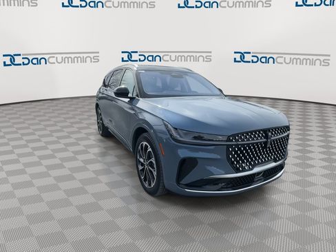 New 2026 Lincoln Nautilus Reserve AWD/4WD image 2