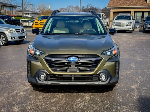 Used 2023 Subaru Outback Premium image 3