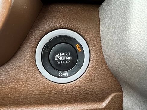Used 2020 RAM 1500 Laramie AWD/4WD image 43