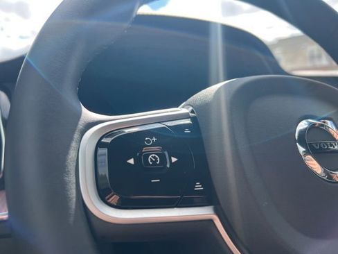 Certified 2025 Volvo XC60 B5 Ultra AWD/4WD image 32