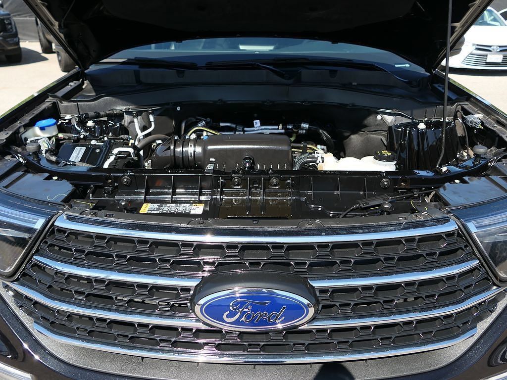 Used 2023 Ford Explorer XLT w/ Equipment Group 202A RWD image 26