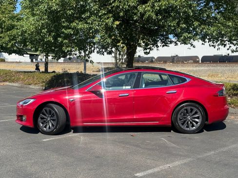 Used 2018 Tesla Model S 100D image 22