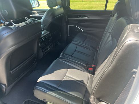 Used 2024 Jeep Wagoneer Series II w/ Flexible Seating Group RWD image 19