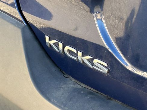 Certified 2020 Nissan Kicks SV image 6