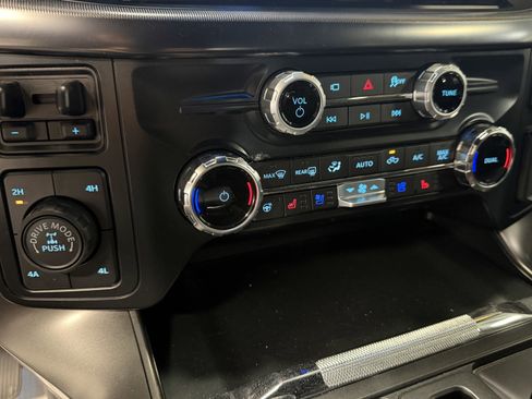 Used 2025 Ford F150 Lariat w/ Equipment Group 502A High AWD/4WD image 12