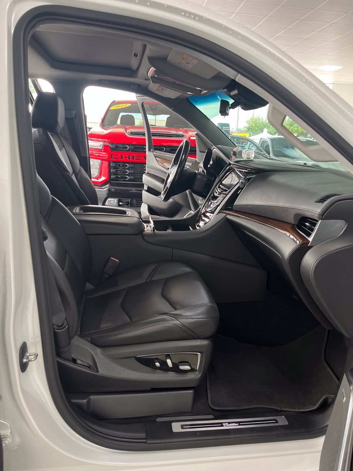 Used 2019 Cadillac Escalade Luxury RWD image 25