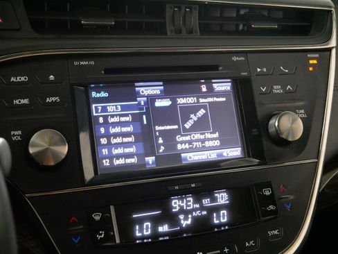 Used 2015 Toyota Avalon XLE Touring FWD image 22