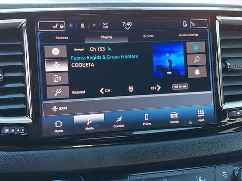 Used 2025 Chrysler Pacifica Select image 24