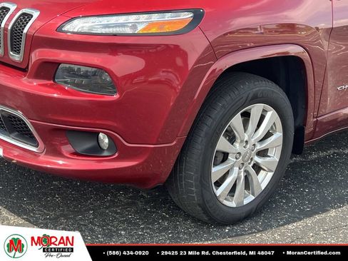 Used 2016 Jeep Cherokee Overland AWD/4WD image 8