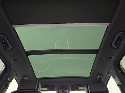 Certified 2024 Porsche Cayenne image 14