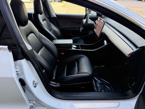 Used 2018 Tesla Model 3 Long Range RWD image 18