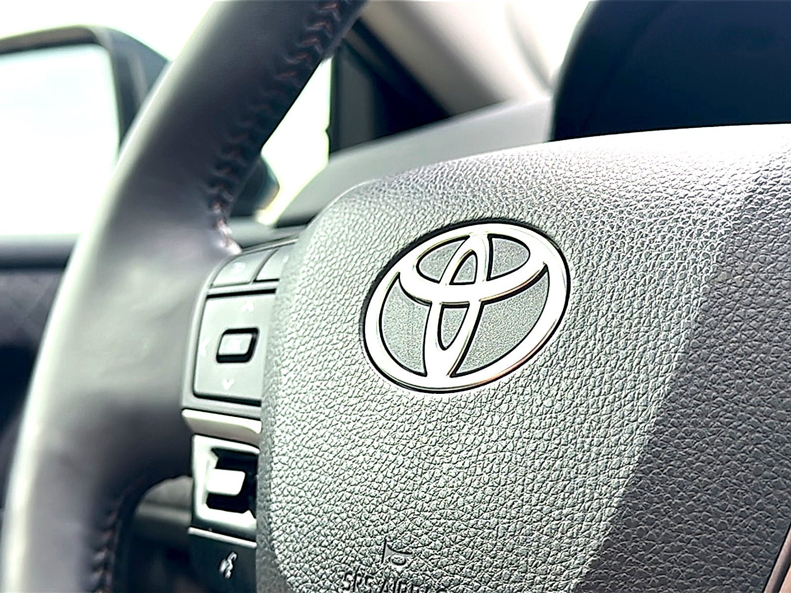 Used 2025 Toyota Camry XLE w/ Premium Package FWD image 30