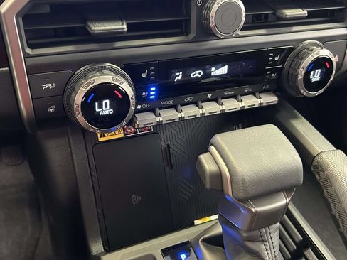 Used 2026 Toyota 4Runner Limited AWD/4WD image 28