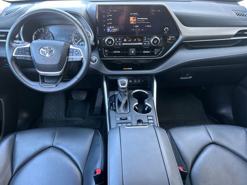 Certified 2024 Toyota Highlander XLE AWD/4WD image 15