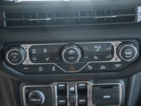 New 2026 Jeep Gladiator Sport AWD/4WD image 23