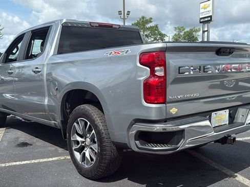 Used 2024 Chevrolet Silverado 1500 LT AWD/4WD image 4
