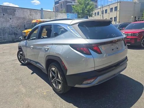 Used 2025 Hyundai Tucson SEL FWD image 3